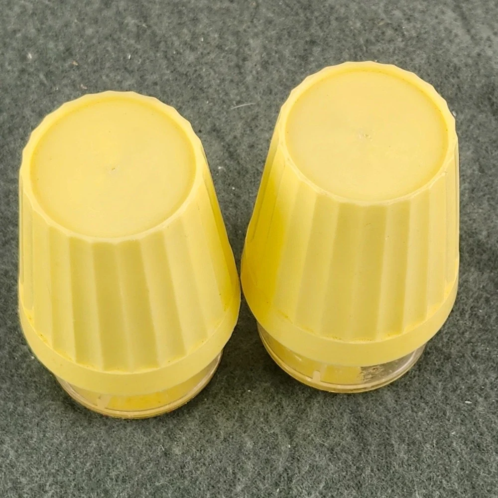 Vintage Retro Space Age Plastic Yellow‎ Clear 3 opening Salt & Pepper Shakers